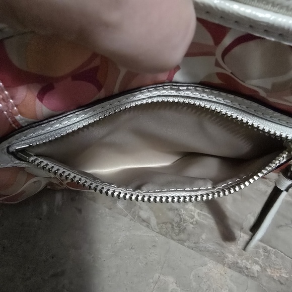 Coach Daisy Kaleidoscope Pink & White Signature Crossbody Bag - Picture 7 of 10